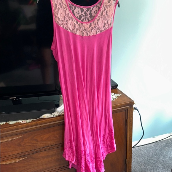 Pink Beach Cover with Lace Detail- Top size Large w/lots of room in bottom - Picture 4 of 6